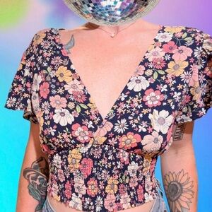 ✨Altar’d State✨Smocked Babydoll Floral Crop